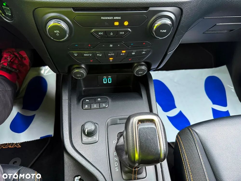 Ford Ranger 2.0 EcoBlue 4x4 DC Wildtrak - 35