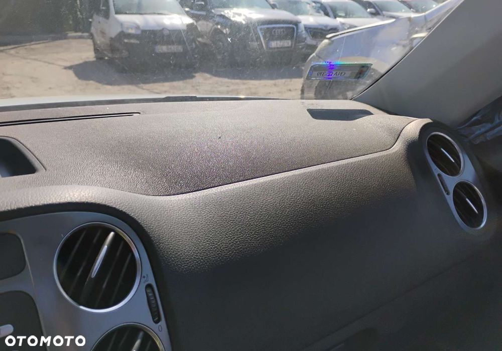 Volkswagen Tiguan - 17