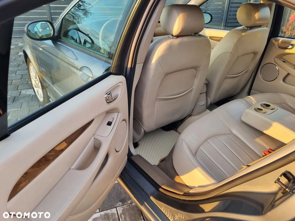 Jaguar X-Type Estate 2.5 V6 4x4 Executive - 32