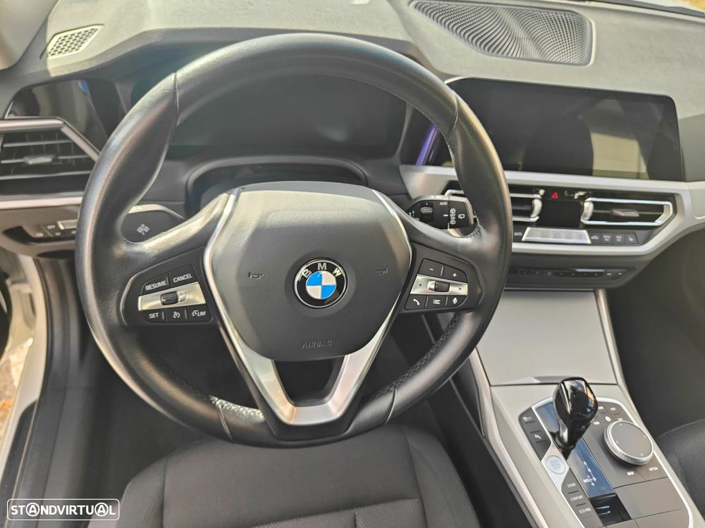 BMW 318 d Touring Auto - 13