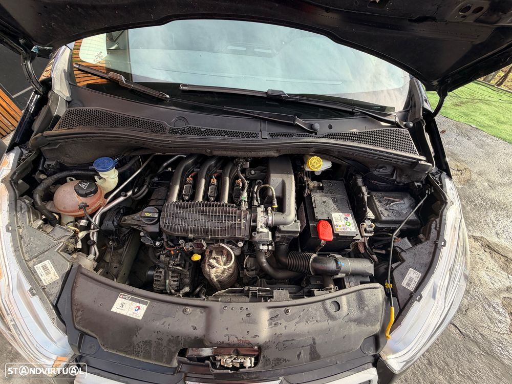 Peugeot 208 1.2 VTi SE Style - 31