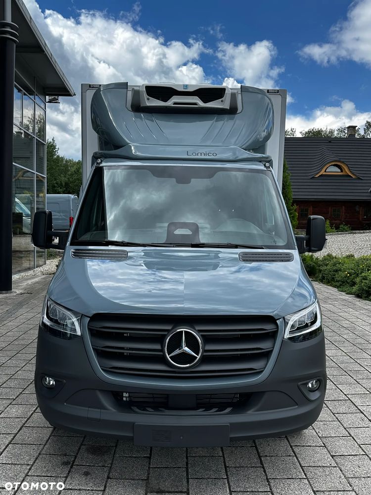 Mercedes-Benz Sprinter - 4
