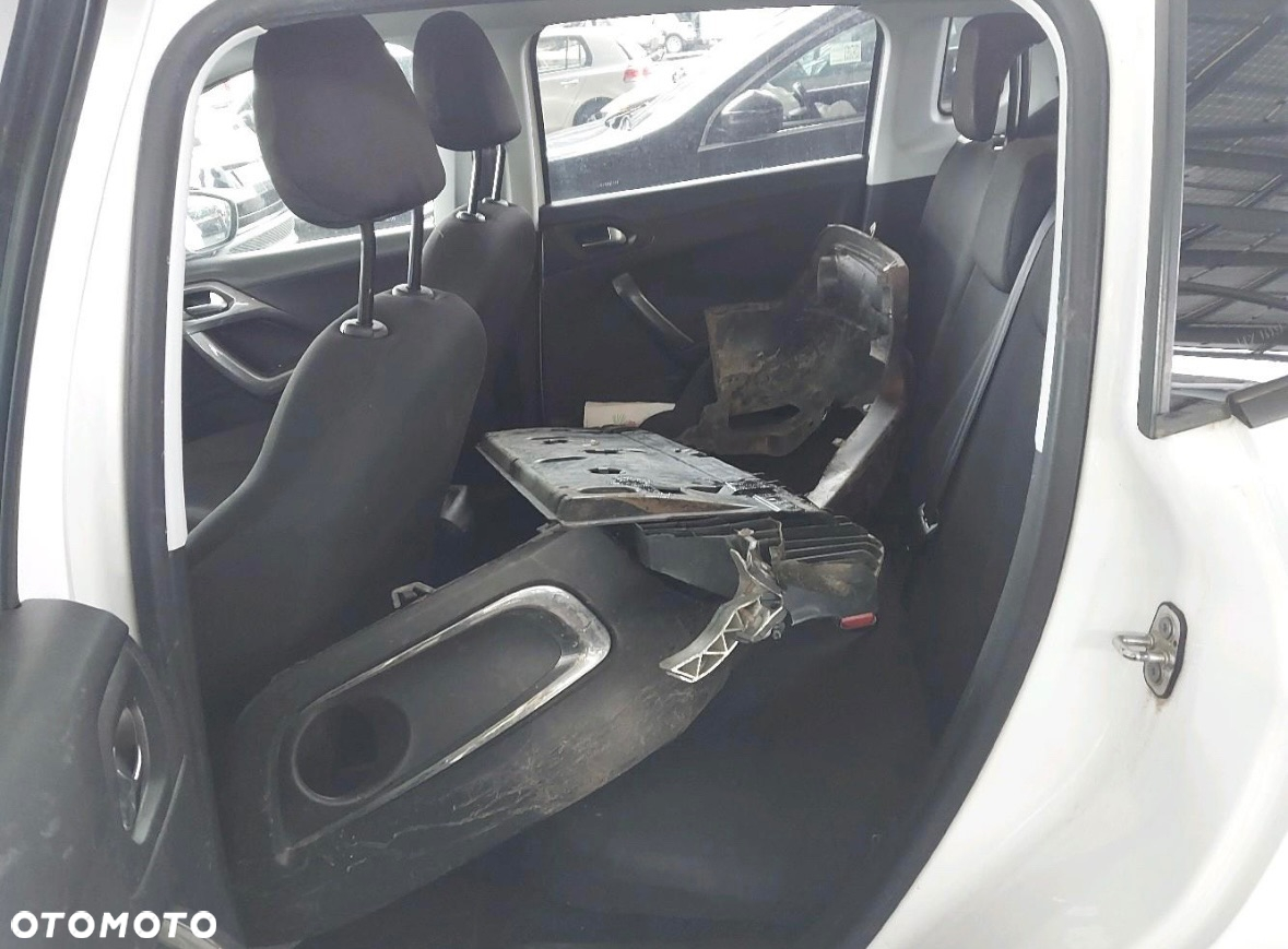 Peugeot 2008 - 10