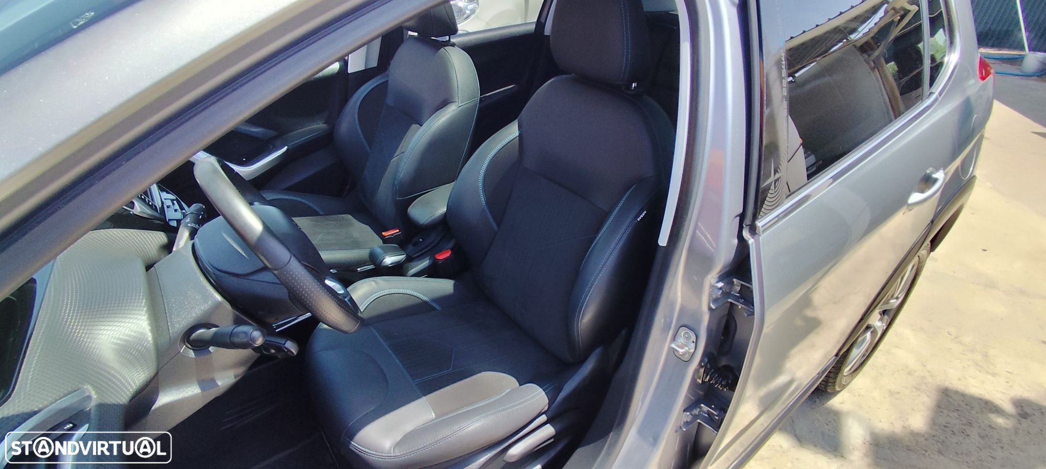 Peugeot 2008 1.6 BlueHDi Crossway - 32