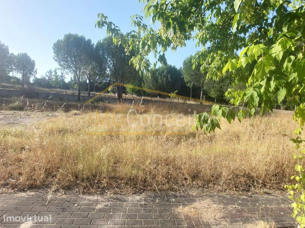 Loteamento Pinhal De´L Rei
Valores dos lotes desde 35.000€ - Grande imagem: 3/13