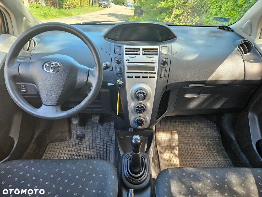 Toyota Yaris 1.3 Terra - 7