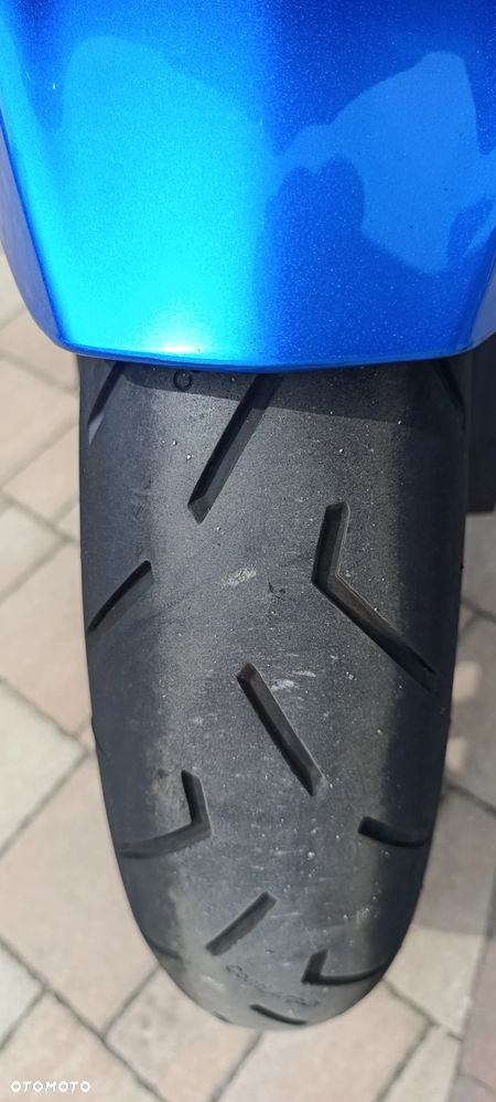 Suzuki GSX - 17
