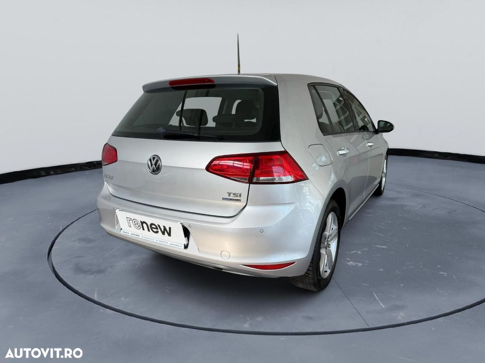 Volkswagen Golf - 5