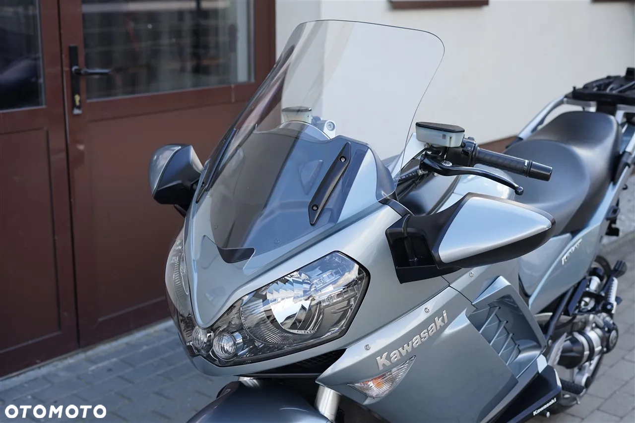 Kawasaki GTR - 30