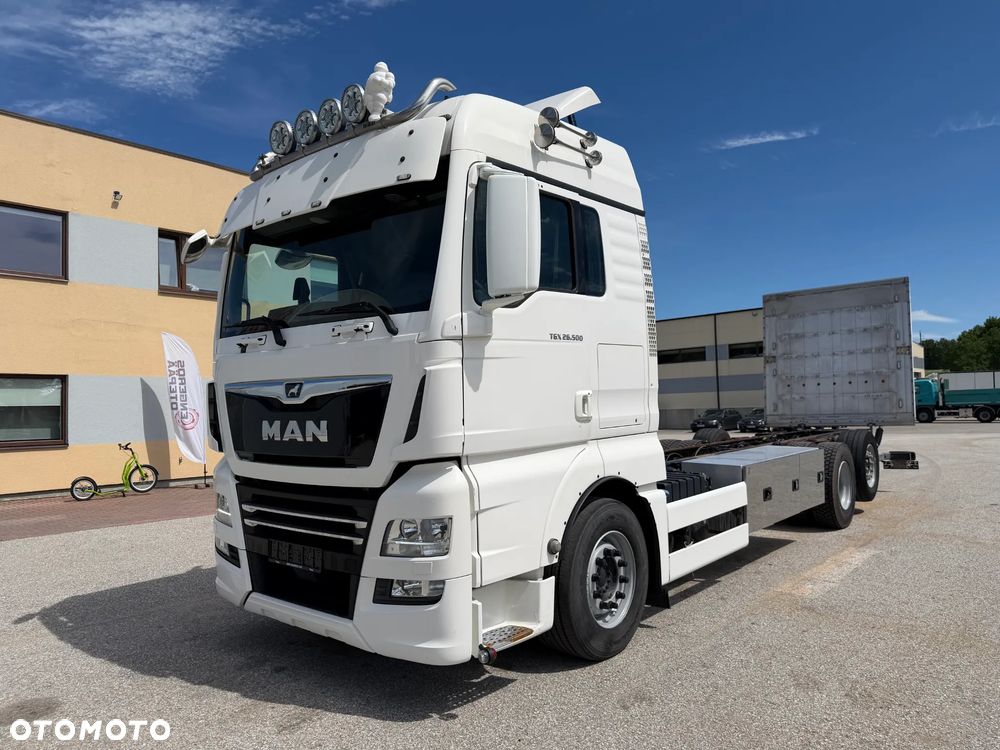 MAN TGX 26.500 6X2 + EURO6 + RETARDER - 1