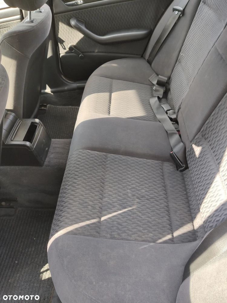 BMW Seria 3 318i - 12