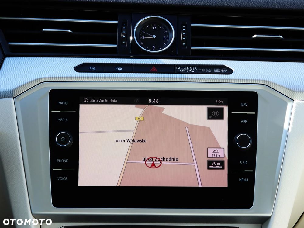 Volkswagen Passat 2.0 TDI SCR DSG Comfortline - 26