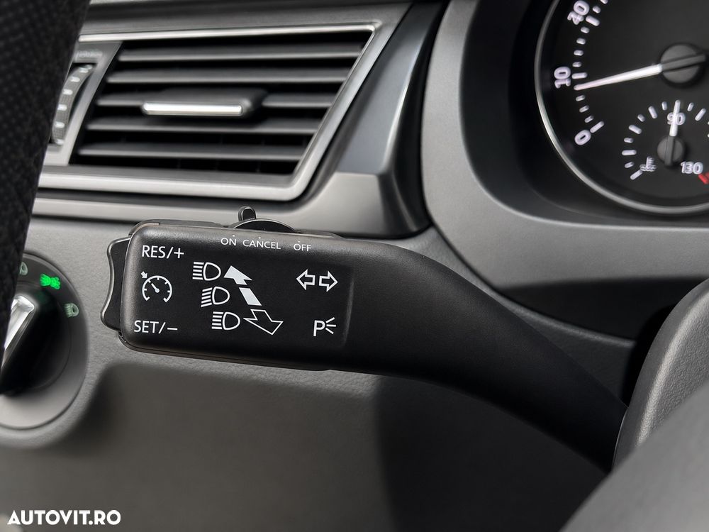 Skoda RAPID - 12