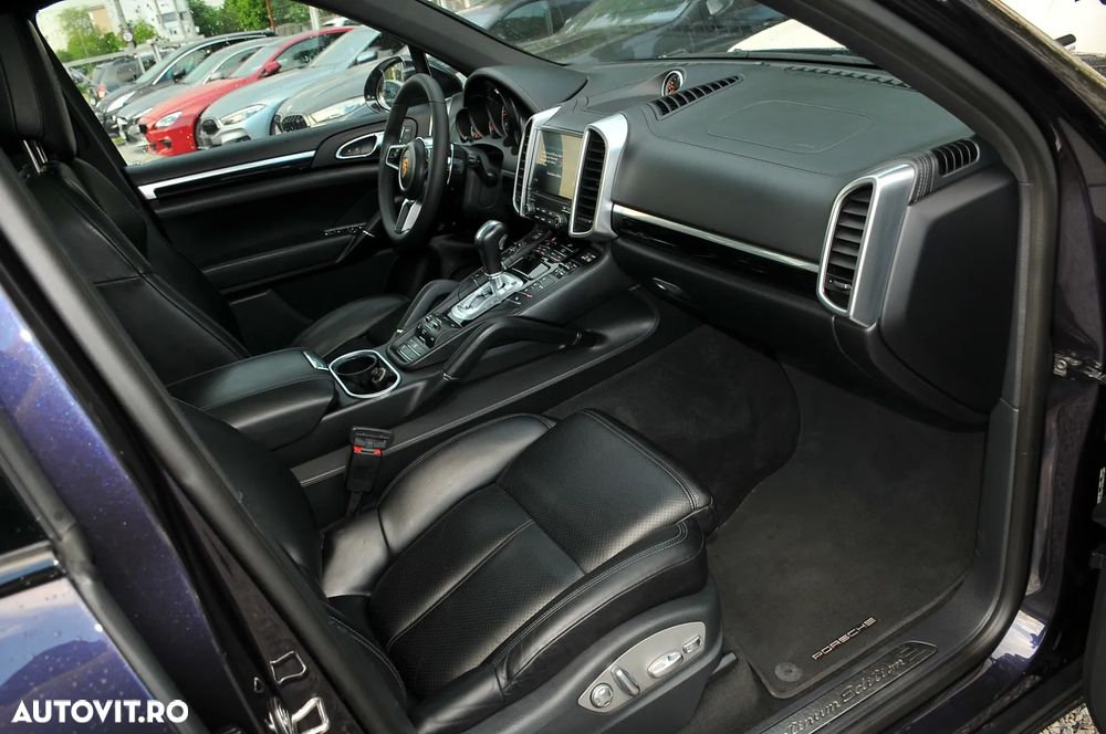 Porsche Cayenne Platinum Edition - 31