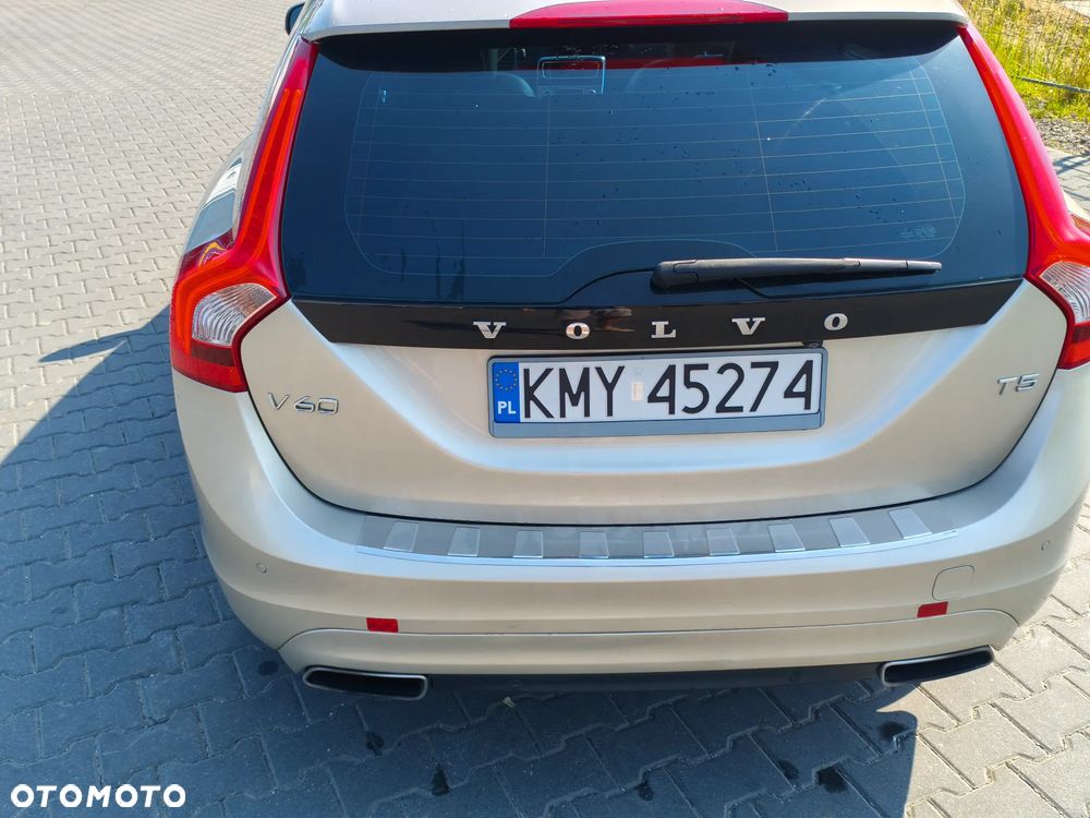 Volvo V60 T5 Drive-E Momentum - 12