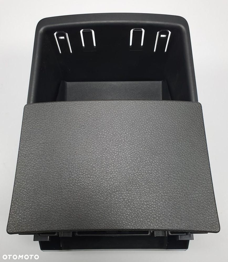 POPIELNICZKA GNIAZDO PORT USB MERCEDES GLE W167 - 3