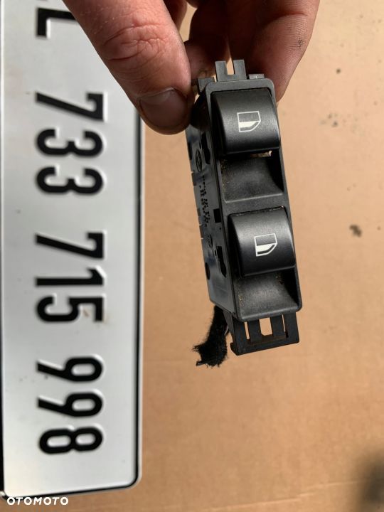 PRZEŁĄCZNIK SZYBY PASAŻERA 8381514 BMW E46 - 2