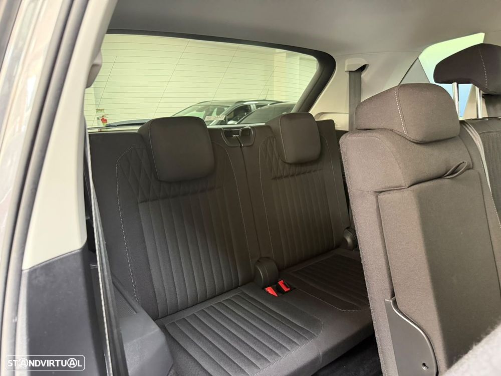 VW Tiguan Allspace 2.0 TDI Highline DSG - 35