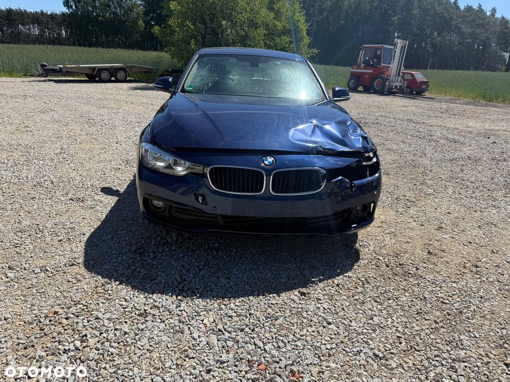 BMW Seria 3 318d M Sport - 4