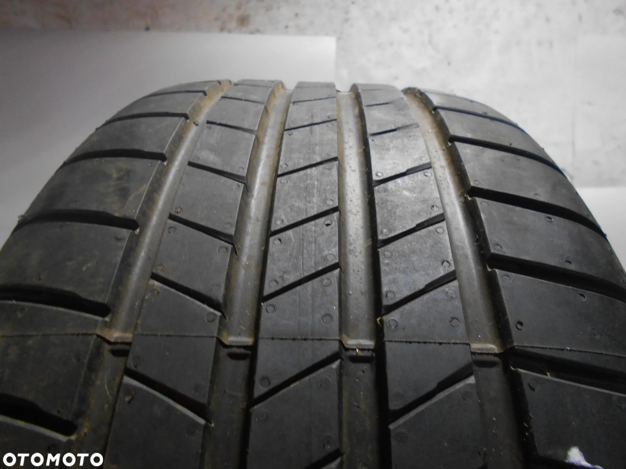 OPONA POJEDYNKA 225/40R18 BRIDGESTONE TURANZA T005 DOT 2624 7.7MM - 2