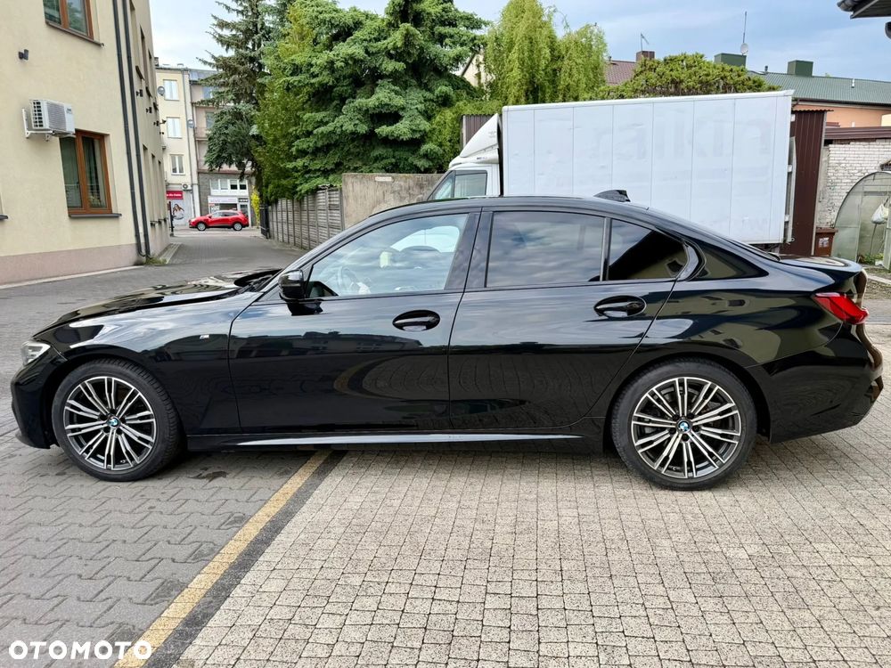 BMW Seria 3 320d xDrive mHEV M Sport - 2