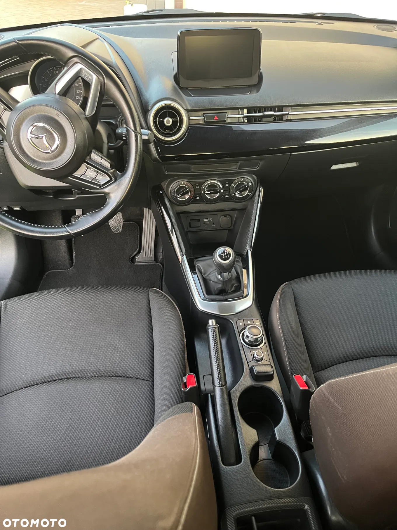 Mazda 2 - 16