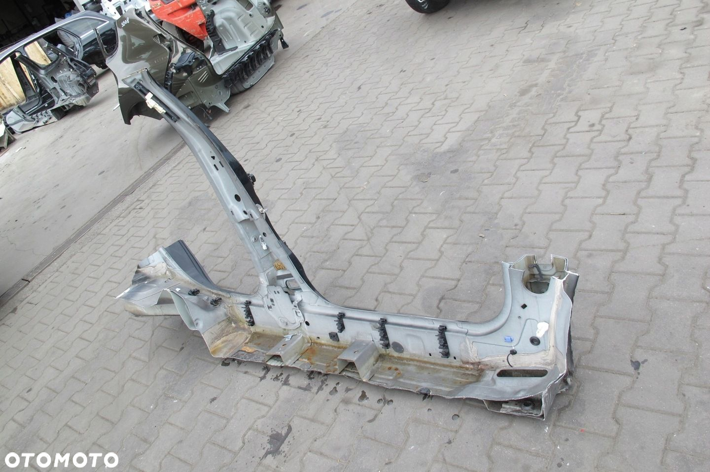 RENAULT CLIO IV 4 SŁUPEK PRÓG LEWY 5D HB TEGNE RS GT - 9