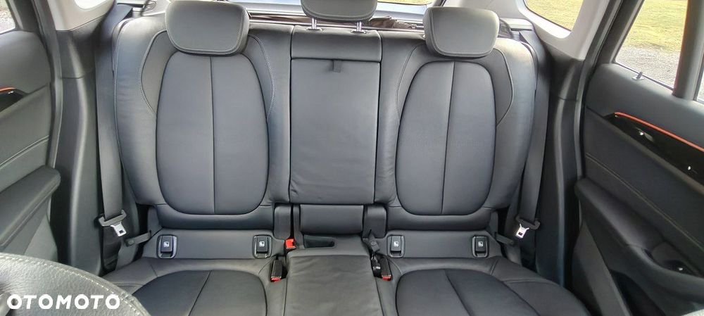 BMW X1 sDrive18d - 15