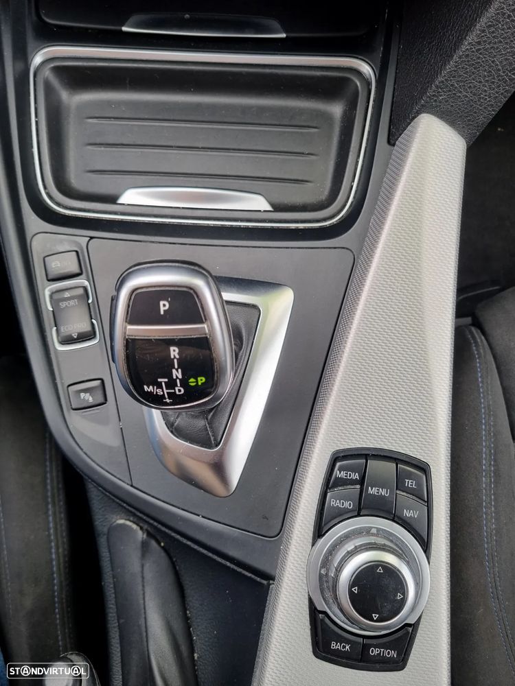 BMW 320 d Auto Pack M - 19