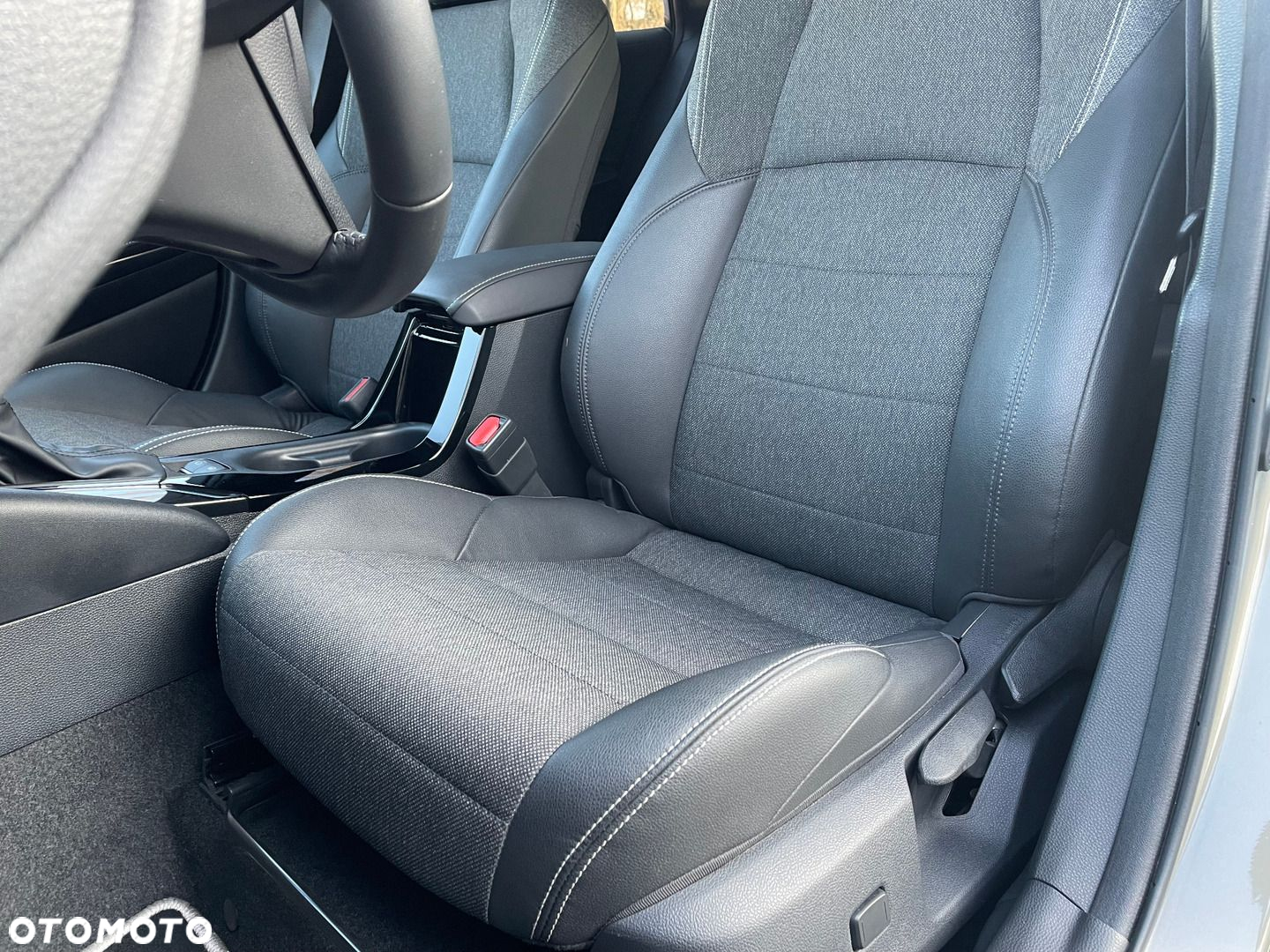 Toyota Corolla - 13