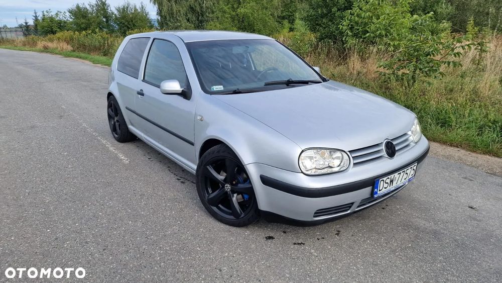Volkswagen Golf - 1