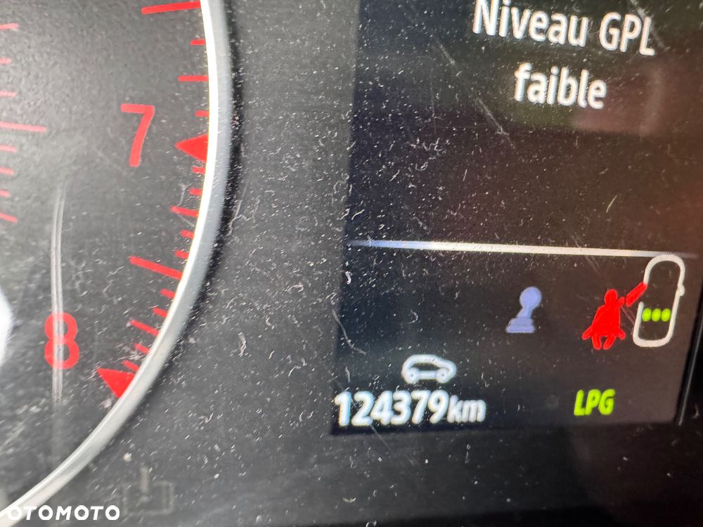 Renault Clio TCe 100 BUSINESS EDITION - 15