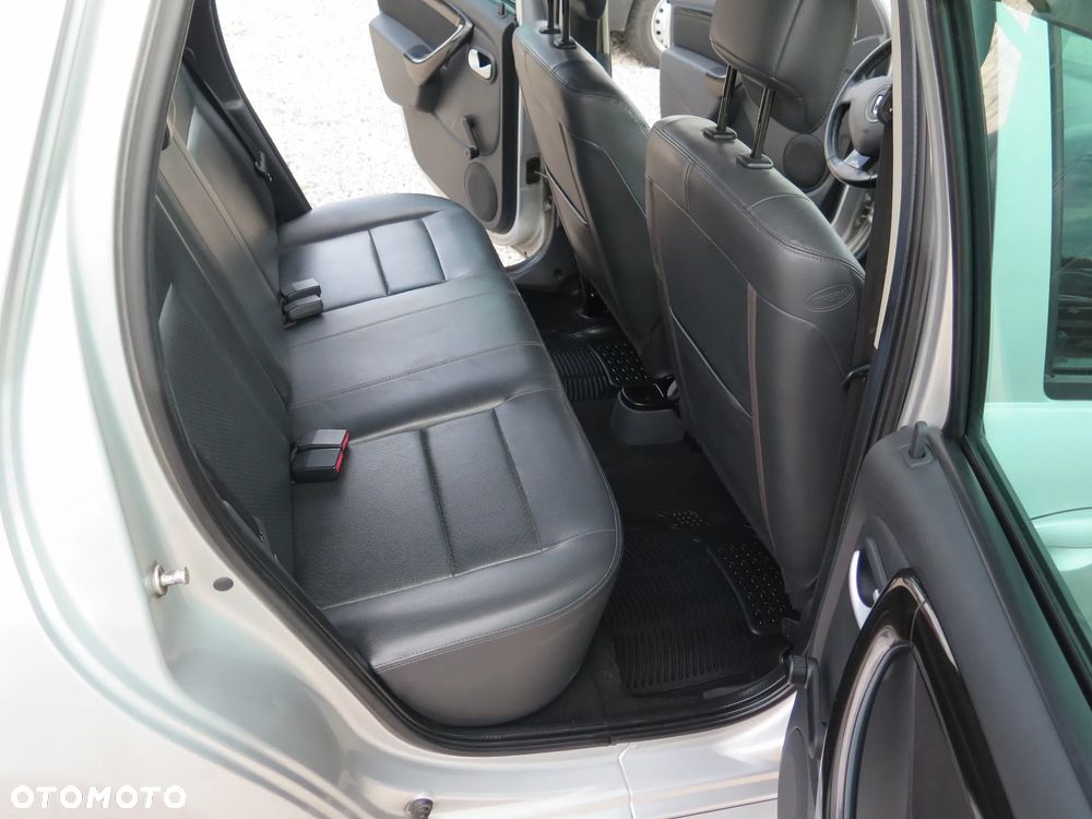 Dacia Duster dCi 90 FAP 4x2 Ambiance - 23