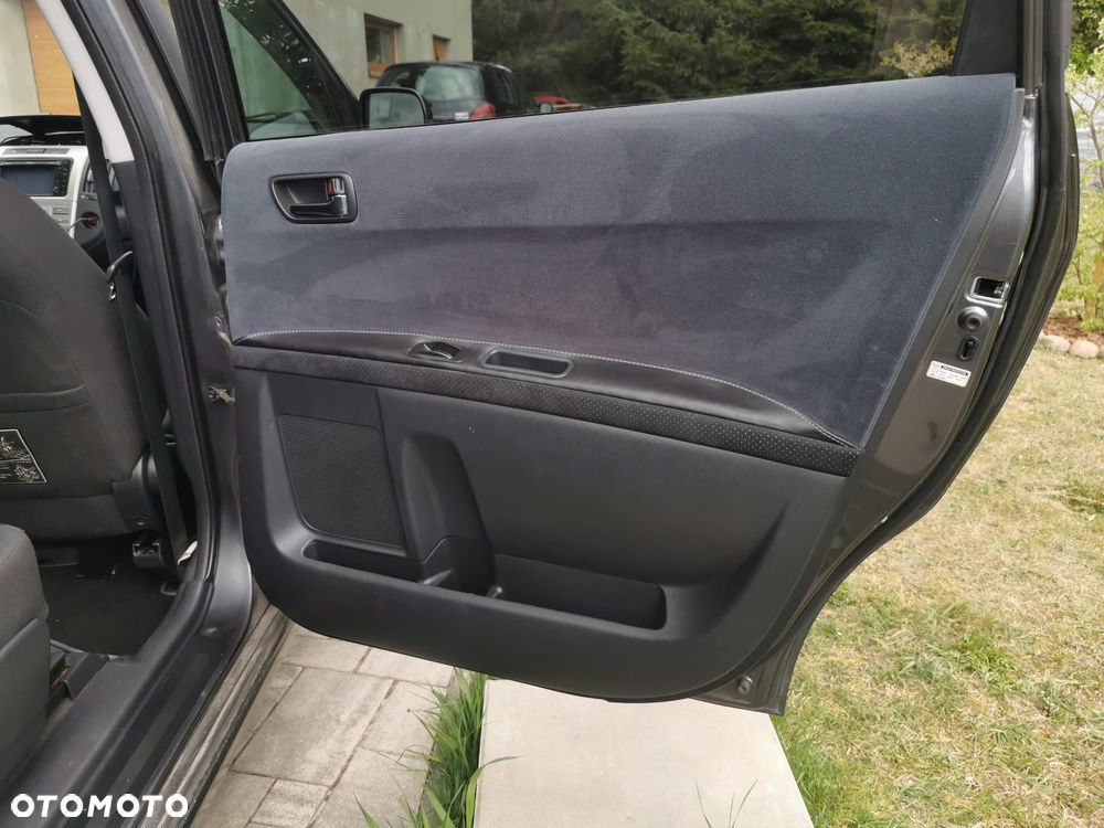Toyota Corolla Verso 2.2 D-4D DPF Sol - 19