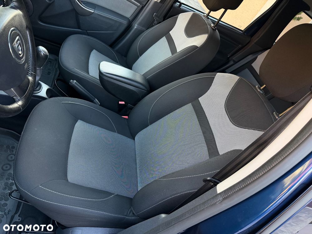 Dacia Duster 1.6 SCe Laureate S&S - 9