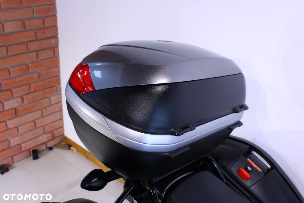 Suzuki GSX - 24