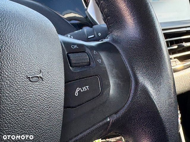 Peugeot 208 1.2 PureTech Allure - 5