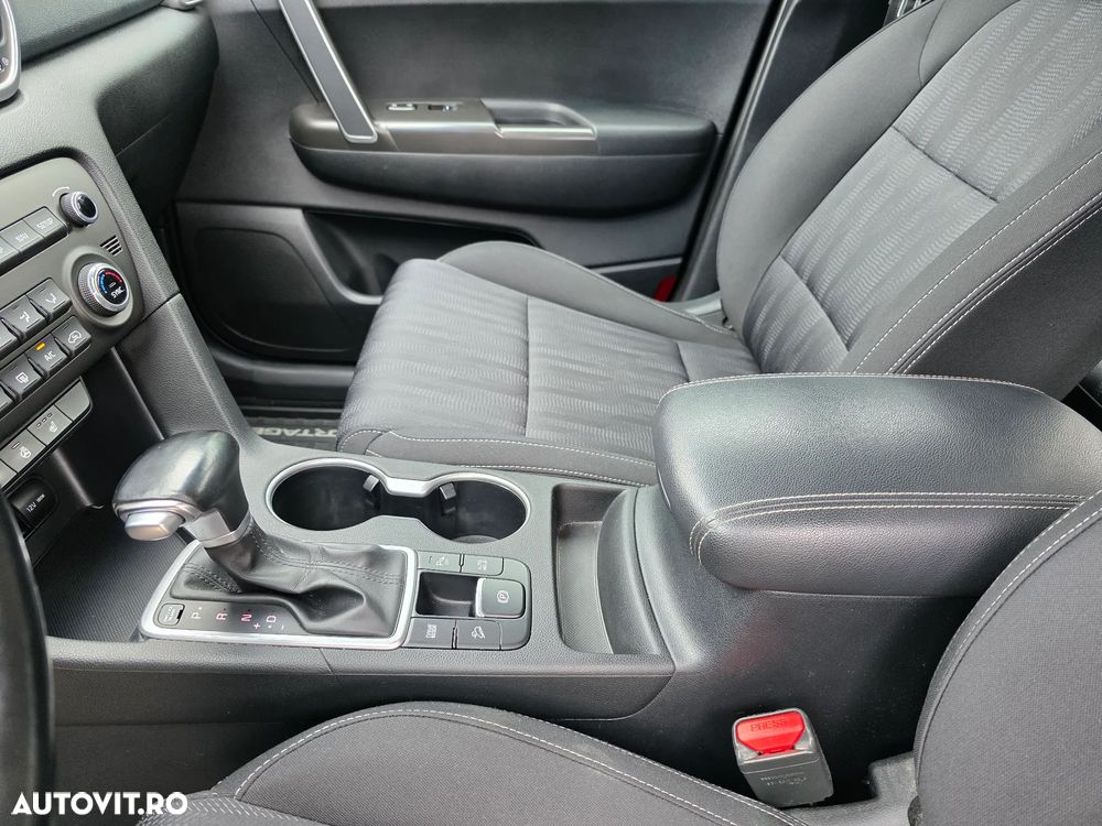 Kia Sportage 1.6 DSL MHEV 7DCT HP 4x2 Style - 12