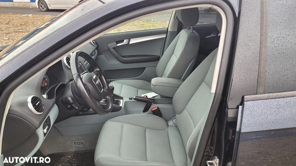 Audi A3 Sportback 2.0 TDI Ambiente - 9