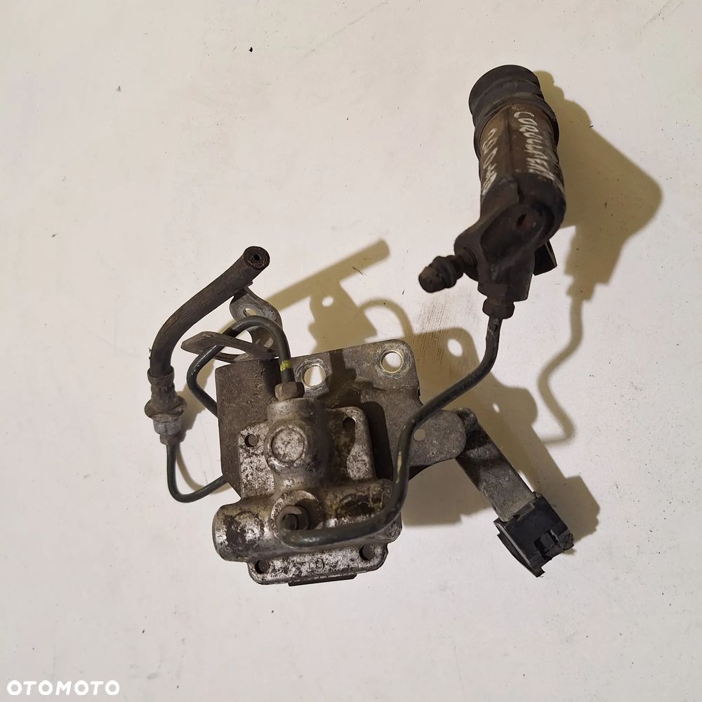 WYSPRZEGLIK KOREKTOR COROLLA E12 D4D 2.0 - 6