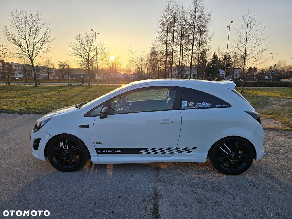 Opel Corsa 1.4 16V Color Edition - 4