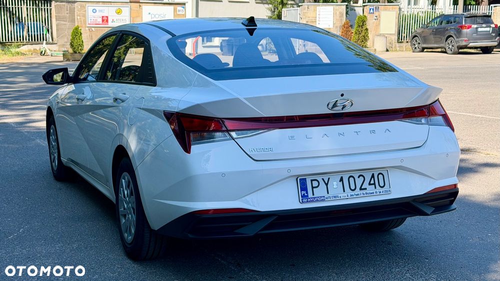 Hyundai Elantra 1.6 Modern - 26