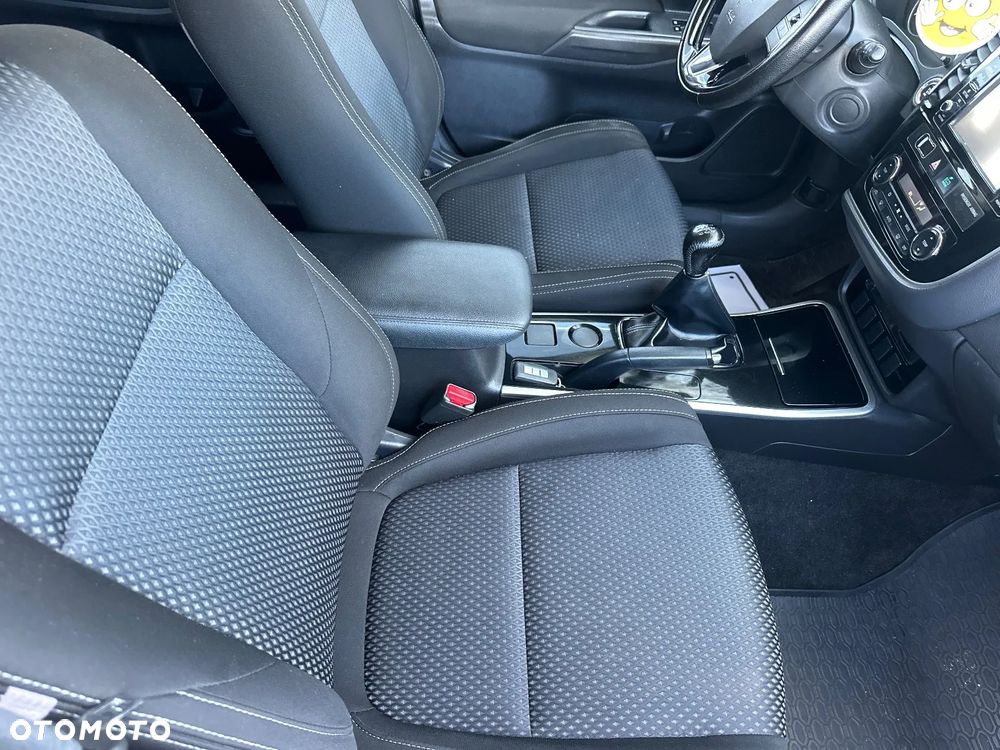 Mitsubishi Outlander 2.0 City Style 2WD - 23