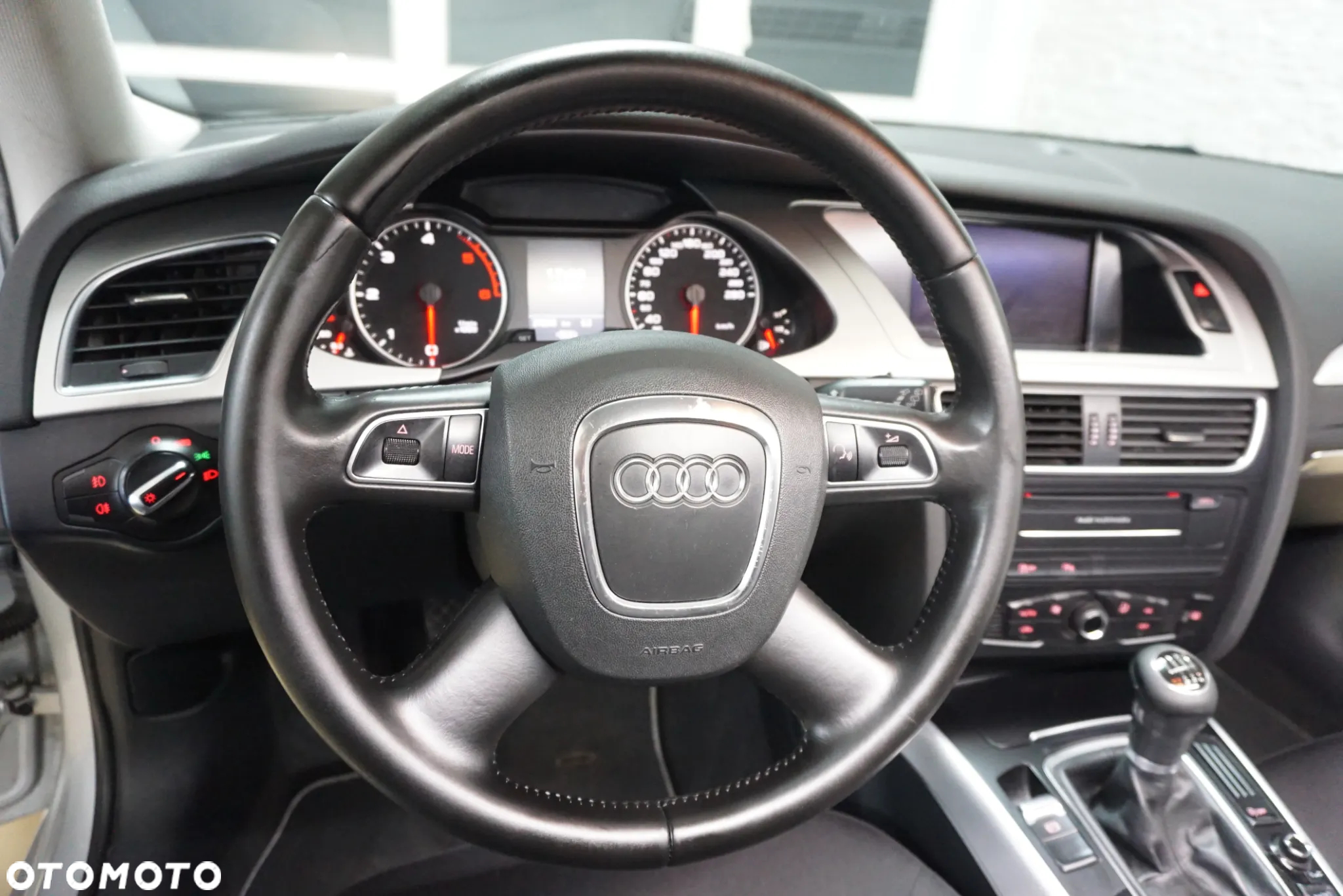 Audi A4 Avant 2.0 TDI Quattro - 24