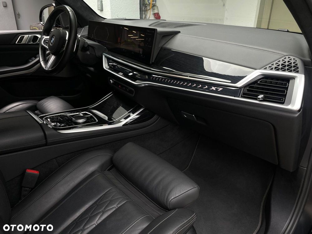 BMW X7 - 12
