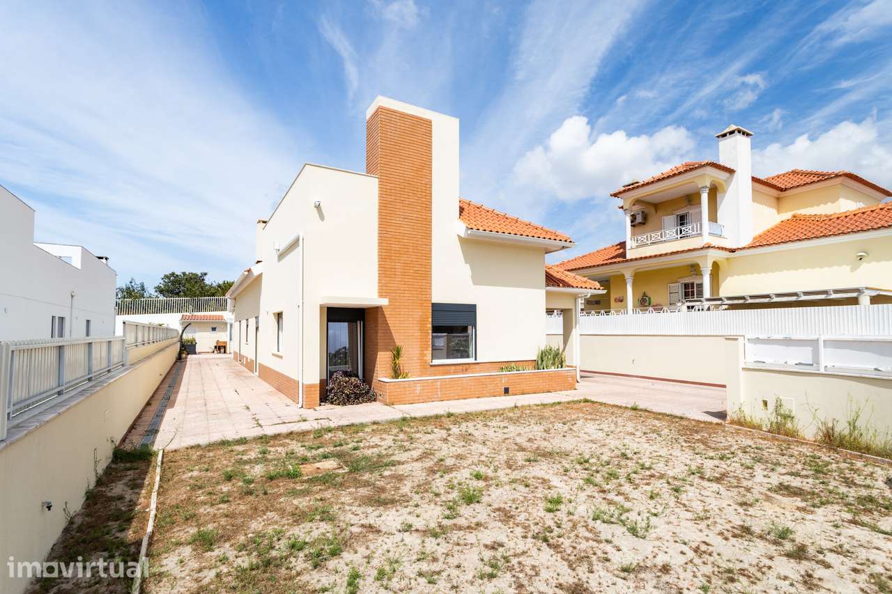 Moradia Isolada T3+2 Totalmente Remodelada com lote de 615m2 em Paio P - Grande imagem: 2/42