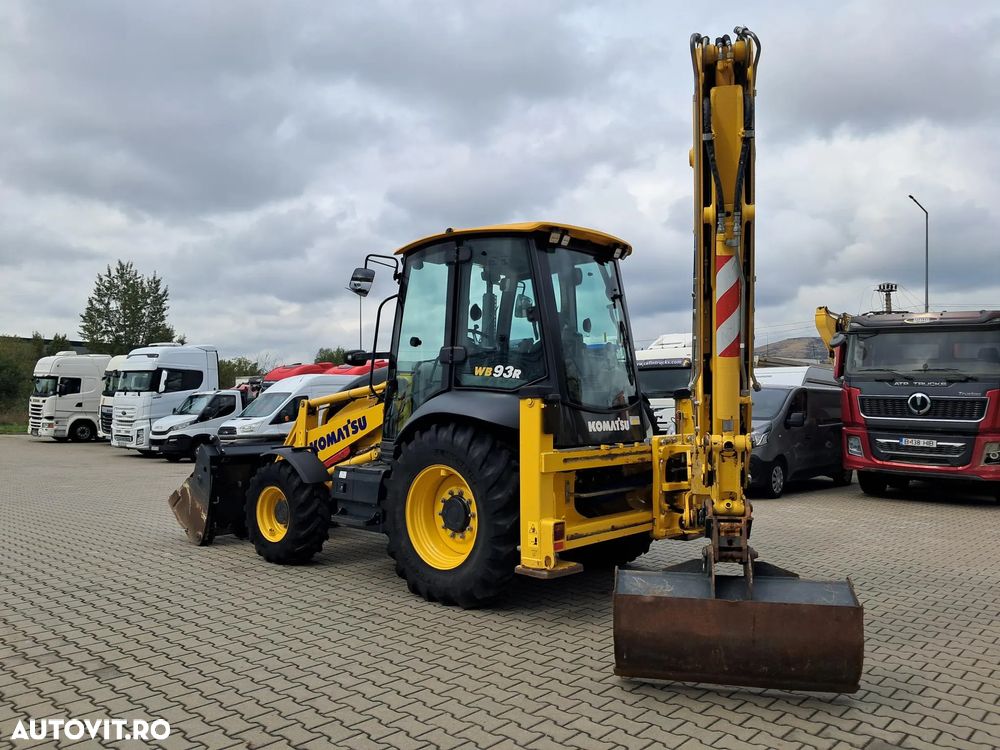 Komatsu wb93r-8 4x4 cupa multifunctionala 4 cupe brat telescopic - 4
