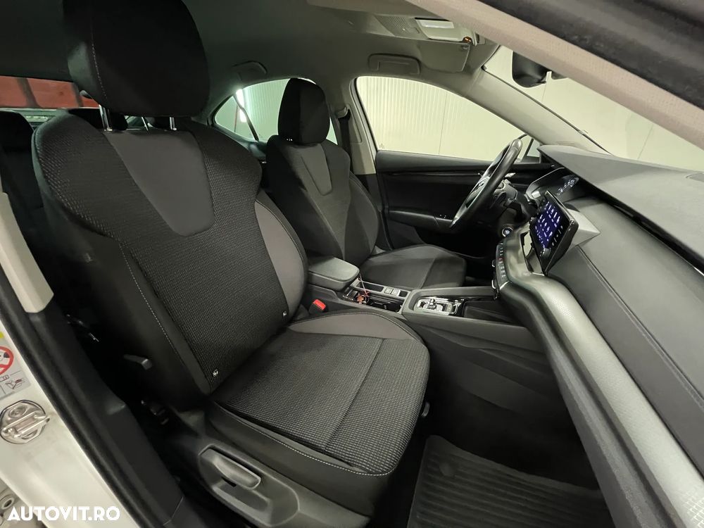 Skoda Octavia 2.0 TDI DSG Ambition - 11