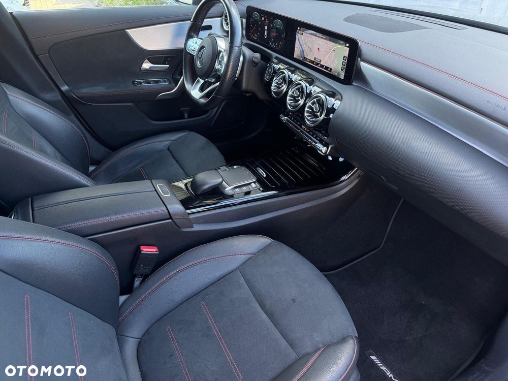 Mercedes-Benz CLA 200 d AMG Line 8G-DCT - 24