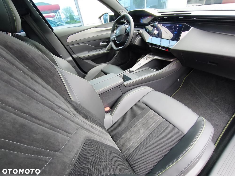 Peugeot 408 1.6 Plug-In Hybrid 225 GT Exclusive e-DCS7 - 19